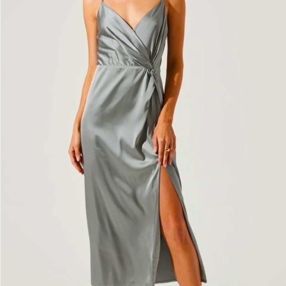 New Astr Silver Satin Midi Dress size Medium